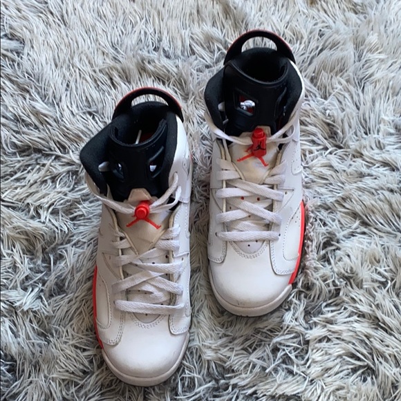 Air Jordan 6’s White Infrared - Picture 2 of 5